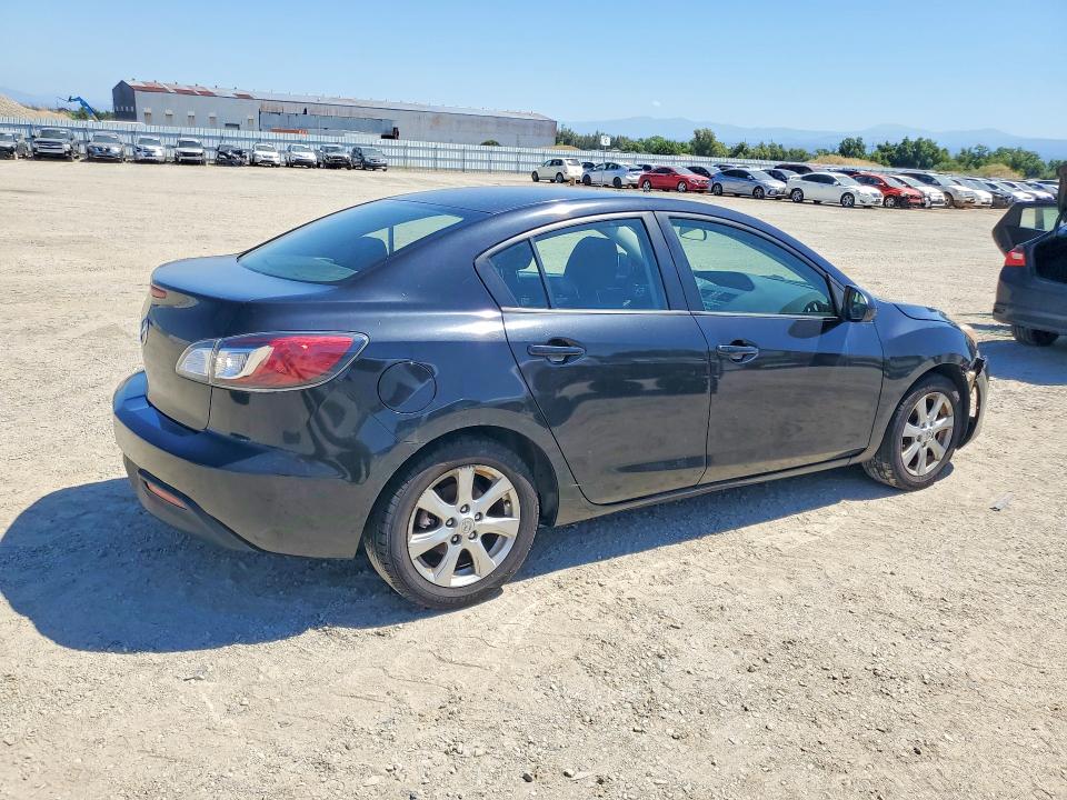 2011 Mazda 3 VIN JM1BL1VG2B1481331 COPART salvage auction — FRONT END, Ny - Dis/Dlr/Exp Clean Title, sold $425 on 2026-07-06 (photo 3)