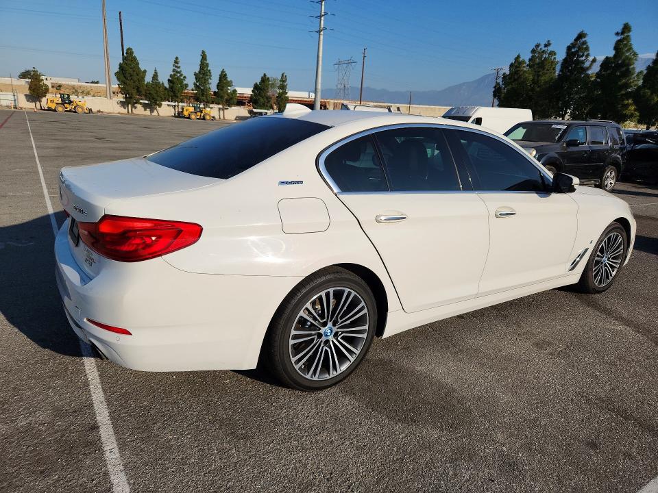 2018 BMW 5er VIN WBAJA9C57JB034260 COPART salvage auction — MINOR DENT/SCRATCHES, Ca - Dis/Dlr/Exp Only Clean Title, sold $5,000 on 2026-08-03 (photo 3)