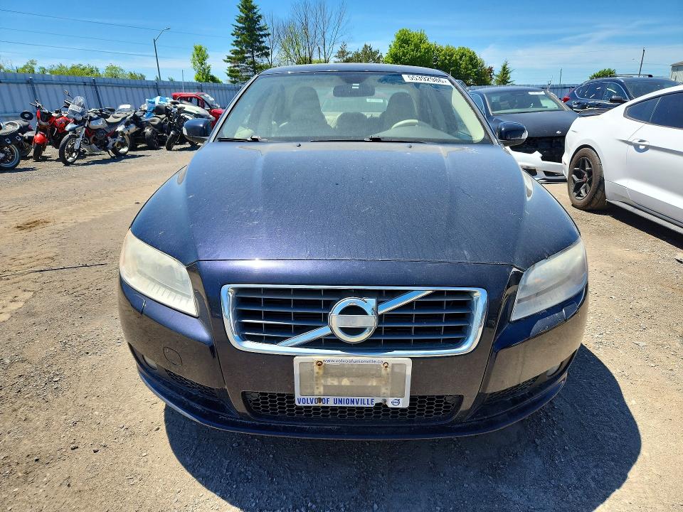 2010 Volvo VIN YV1982AS0A1126442 COPART salvage auction — ENGINE BURN, On - Permit No Brand - Unfit, sold $325 on 2026-07-09 (photo 5)