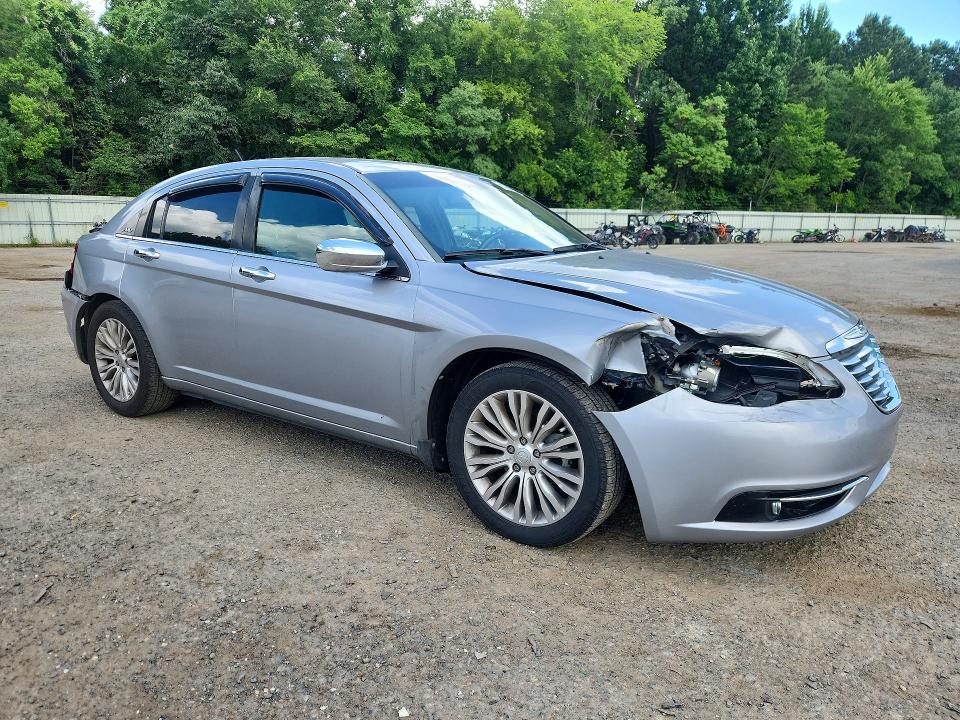 2013 Chrysler 200 VIN 1C3CCBCG7DN634850 COPART salvage auction — FRONT END, La - Cert Of Title-Salvage, sold $900 on 2026-07-16 (photo 4)