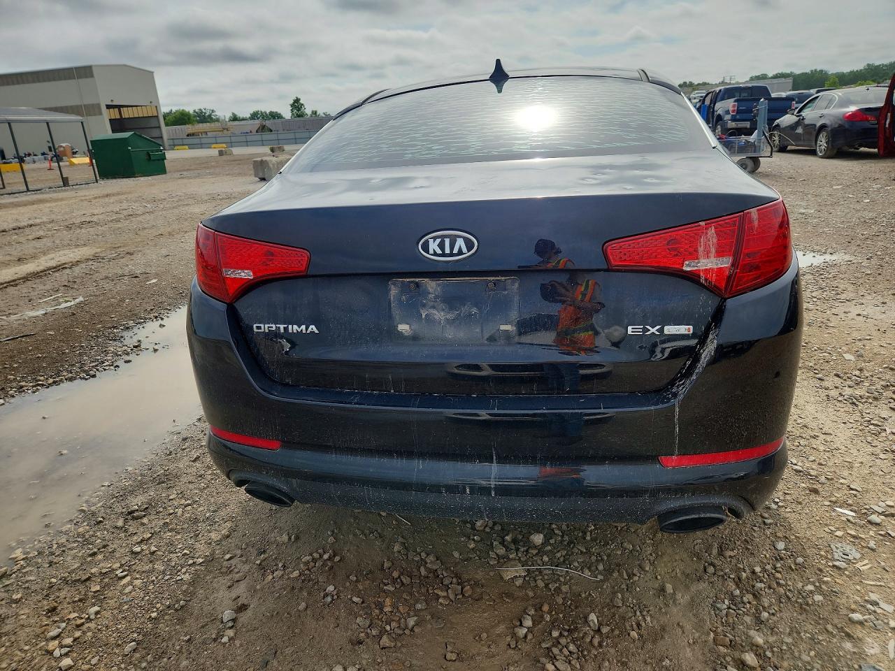 2012 Kia Optima VIN 5XXGN4A72CG062778 COPART salvage auction — Hail, KS - CERT OF TITLE-SALVAGE, sold $500 on 2026-07-09 (photo 6)