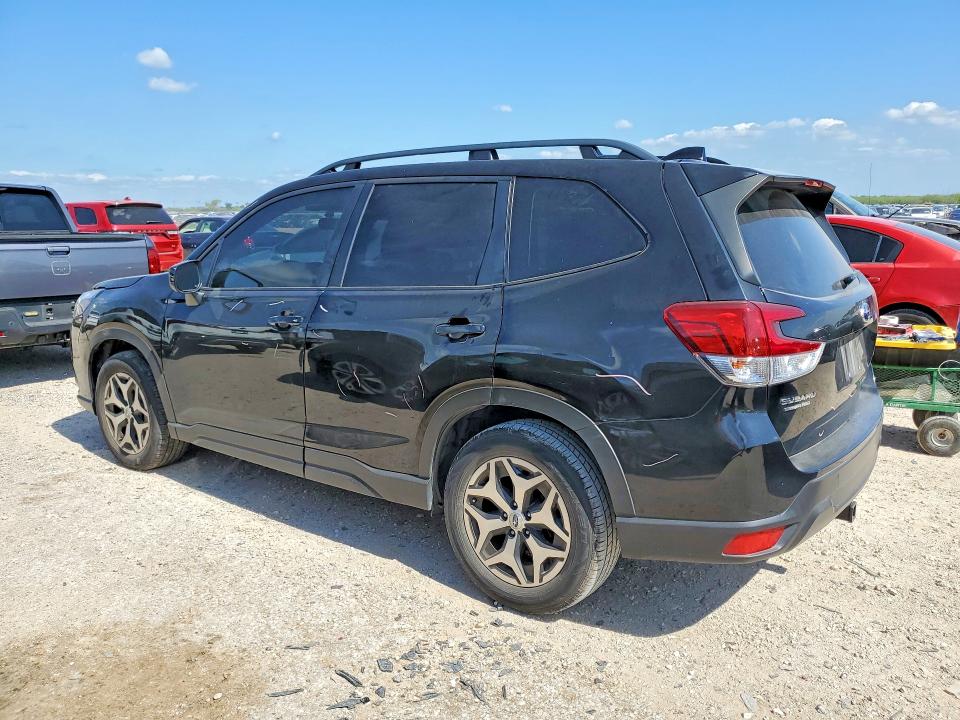 2022 Subaru Forester VIN JF2SKAEC7NH405214 COPART salvage auction — SIDE, Tx - Salvage Vehicle Title, sold $10 on 2026-07-30 (photo 2)