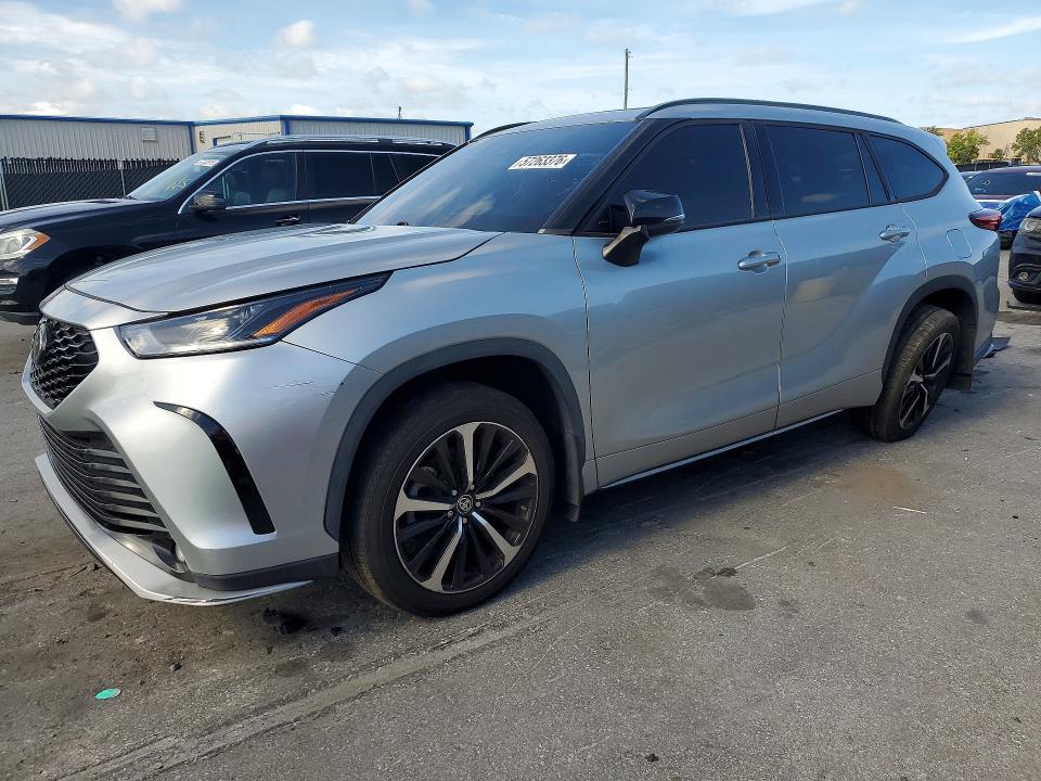 2022 Toyota Highlander VIN 5TDJZRBHXNS170047 COPART salvage auction — REAR END, Fl - Certificate Of Title, sold $24,300 on 2026-07-21 (photo 1)