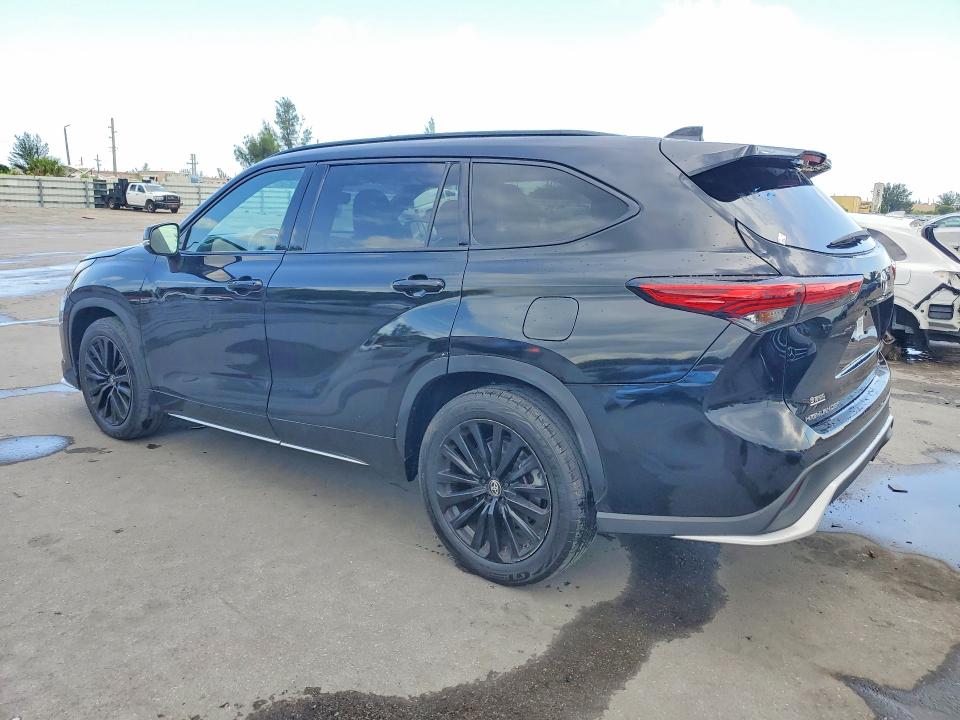 2023 Toyota VIN 5TDKDRAH0PS025137 COPART salvage auction — MINOR DENT/SCRATCHES, Fl - Certificate Of Title (P), sold $22,800 on 2026-07-21 (photo 2)
