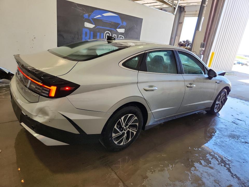2026 Hyundai Sonata hybrid VIN KMHL24JJ1TA161943 COPART salvage auction — FRONT END, Mn - Certificate Of Title, sold $6,500 on 2026-07-08 (photo 3)