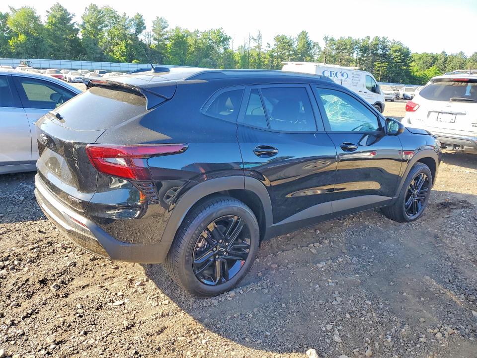 2026 Chevrolet Trax VIN KL77LKEP2TC086810 COPART salvage auction — ROOF, Salvage Title, sold $6,600 on 2026-07-27 (photo 3)