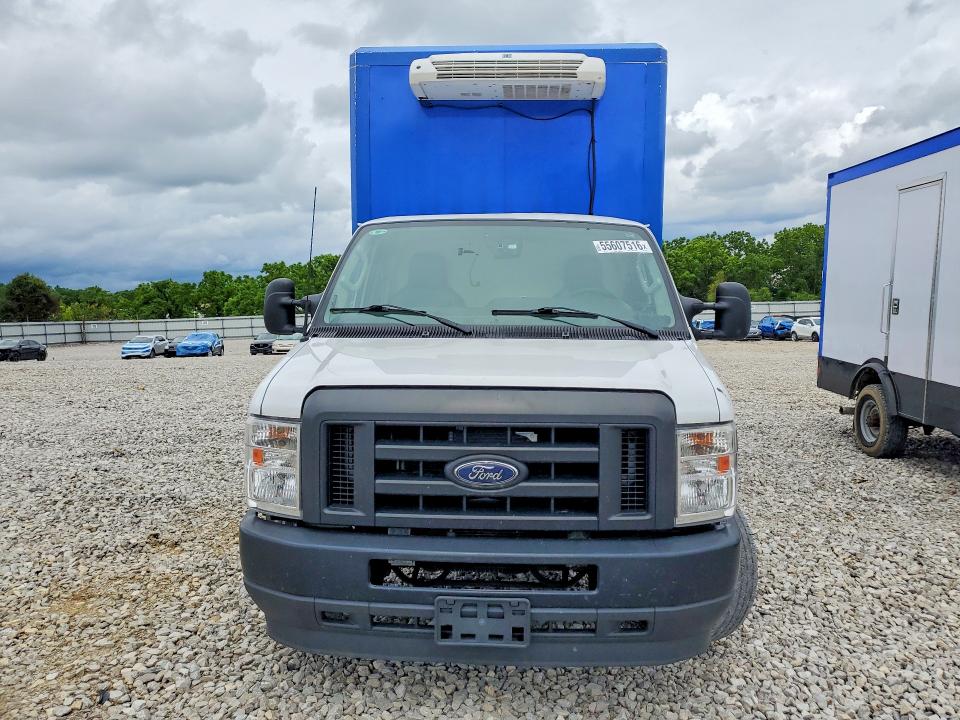 2023 Ford Econoline VIN 1FDWE3FK9PDD09731 COPART salvage auction — MINOR DENT/SCRATCHES, Oh - Certificate Of Title, sold $11,500 on 2026-07-27 (photo 5)