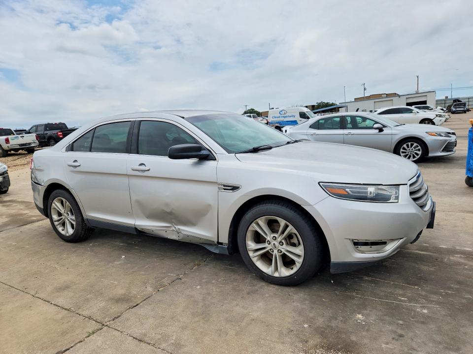 2017 Ford Taurus VIN 1FAHP2D87HG122521 COPART salvage auction — WATER/FLOOD, Tx - Salvage Title-Flood Damage, sold $150 on 2026-07-09 (photo 4)