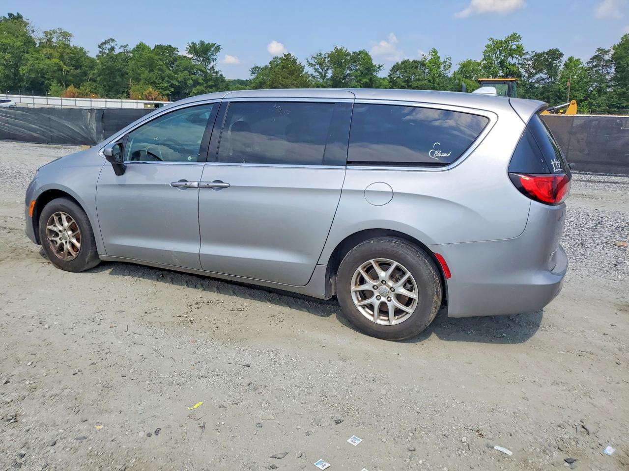 2017 Chrysler Pacifica VIN 2C4RC1DG9HR702900 COPART salvage auction — Mechanical, NC - CERTIFICATE OF TITLE, sold $2,800 on 2026-08-26 (photo 2)
