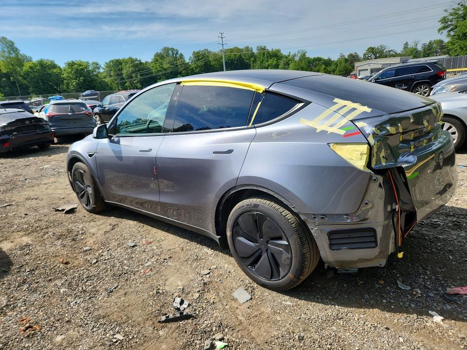2026 Tesla Model y VIN 7SAYGDEE5TA406808 COPART salvage auction — REAR END, Md - Cert Of Salvage > 75% Damage, sold $11,400 on 2026-07-21 (photo 2)