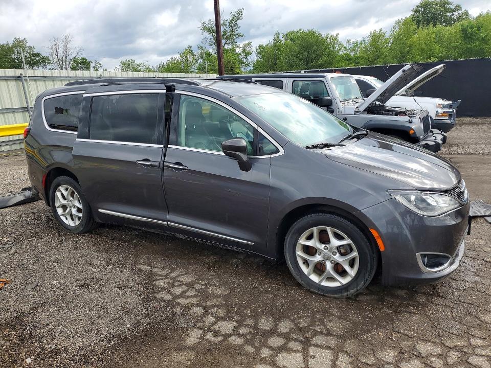 2017 Chrysler VIN 2C4RC1BG8HR816261 COPART salvage auction — SIDE, Mi - Dealer Only Clean Title, sold $4,900 on 2026-07-09 (photo 4)