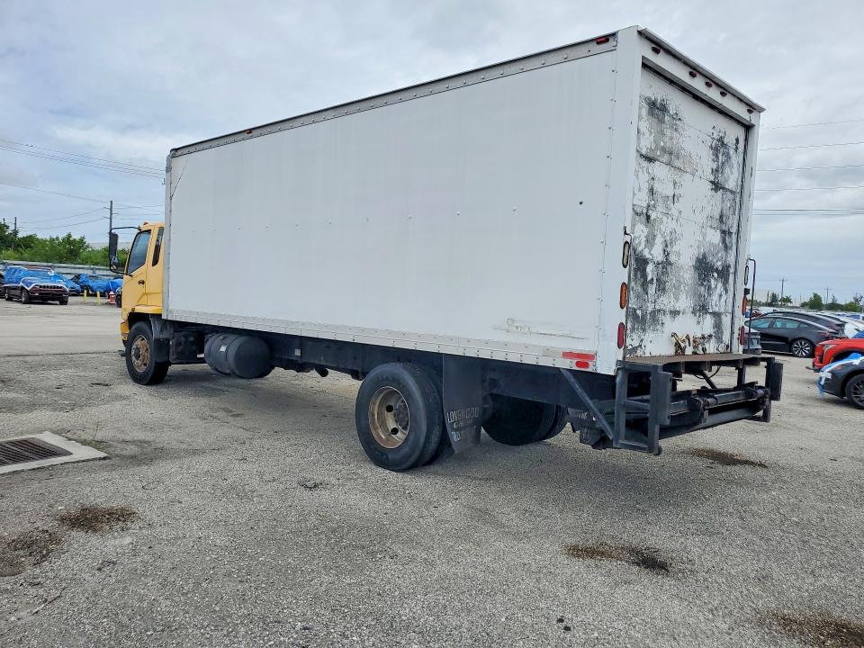 2010 Mitsubishi Fm65f VIN JL6FJP1E7AK008264 COPART salvage auction — MINOR DENT/SCRATCHES, FL - CERTIFICATE OF TITLE, sold $2,350 on 2026-07-29 (photo 2)