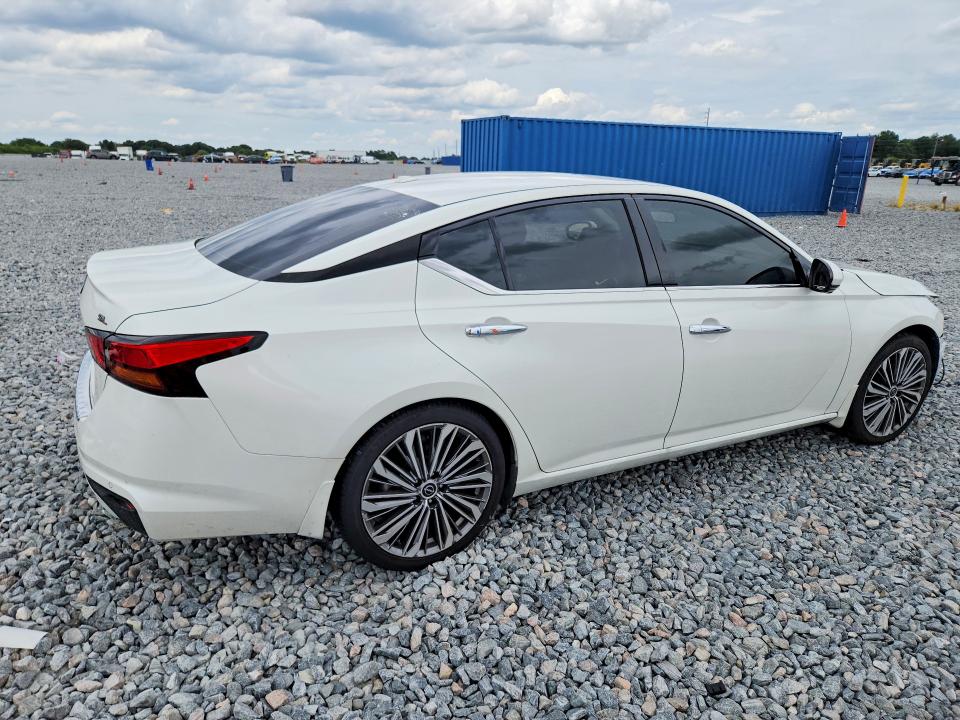 2023 Nissan Altima VIN 1N4BL4EV2PN417506 COPART salvage auction — FRONT END, Fl - Cert Of Title Slvg Rebuildable, sold $10,800 on 2026-08-21 (photo 3)
