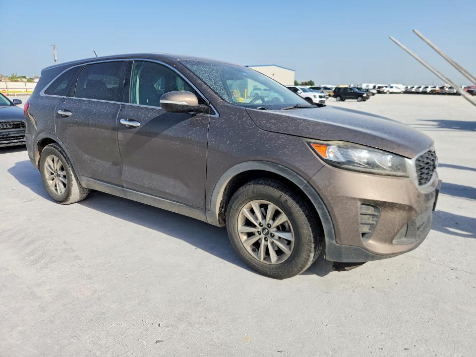 2019 Kia Sorento VIN 5XYPG4A56KG554880 COPART salvage auction — NORMAL WEAR, Tx - Certificate Of Title, sold $2,100 on 2026-07-31 (photo 4)