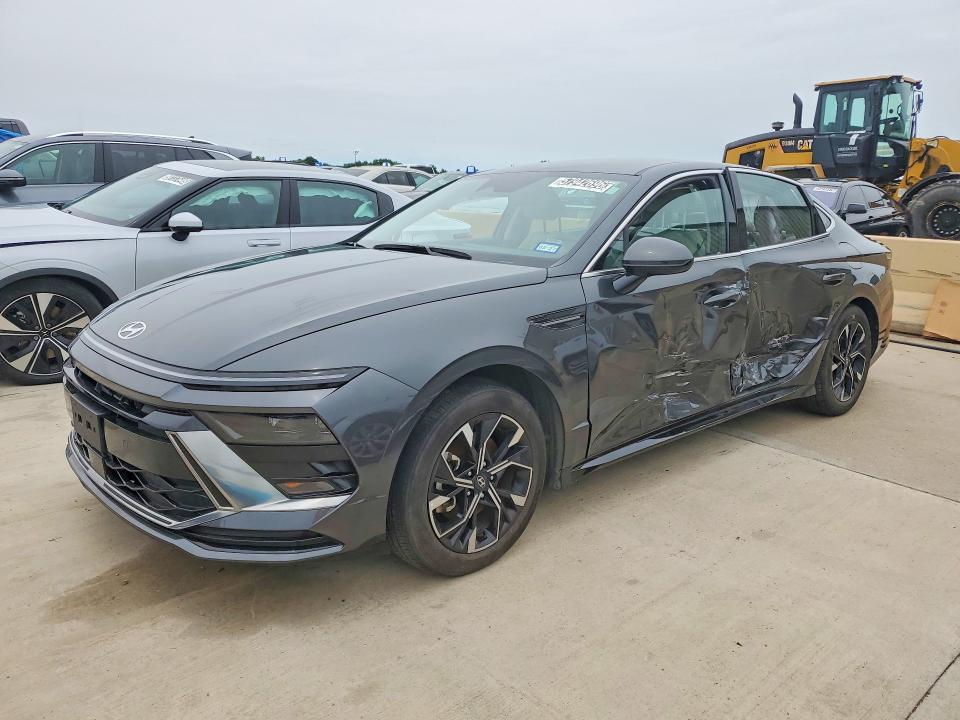 2025 Hyundai Sonata VIN KMHL64JA7SA498295 COPART salvage auction — SIDE, Tx - Nonrepairable Title, sold $7,800 on 2026-07-06 (photo 1)