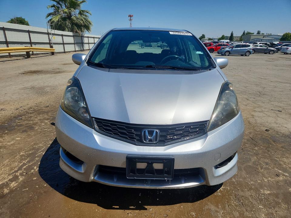 2013 Honda Fit VIN JHMGE8H56DC013109 COPART salvage auction — MINOR DENT/SCRATCHES, CA - CERTIFICATE OF TITLE, sold $225 on 2026-07-28 (photo 5)