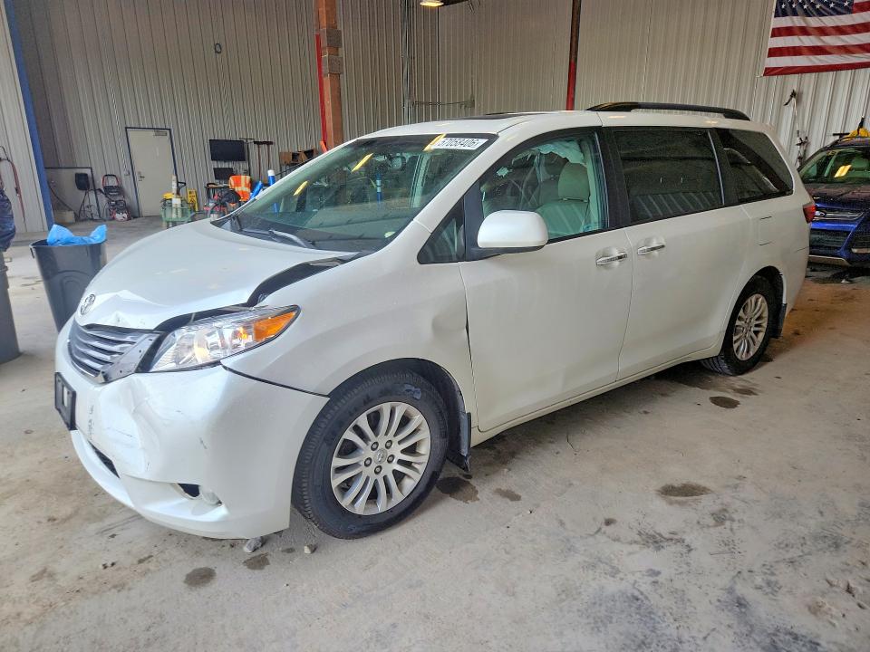 2017 Toyota Sienna VIN 5TDYZ3DC3HS874088 COPART salvage auction — FRONT END, Wi - Junked Vehicle Bill Of Sale, sold $3,900 on 2026-07-06 (photo 1)