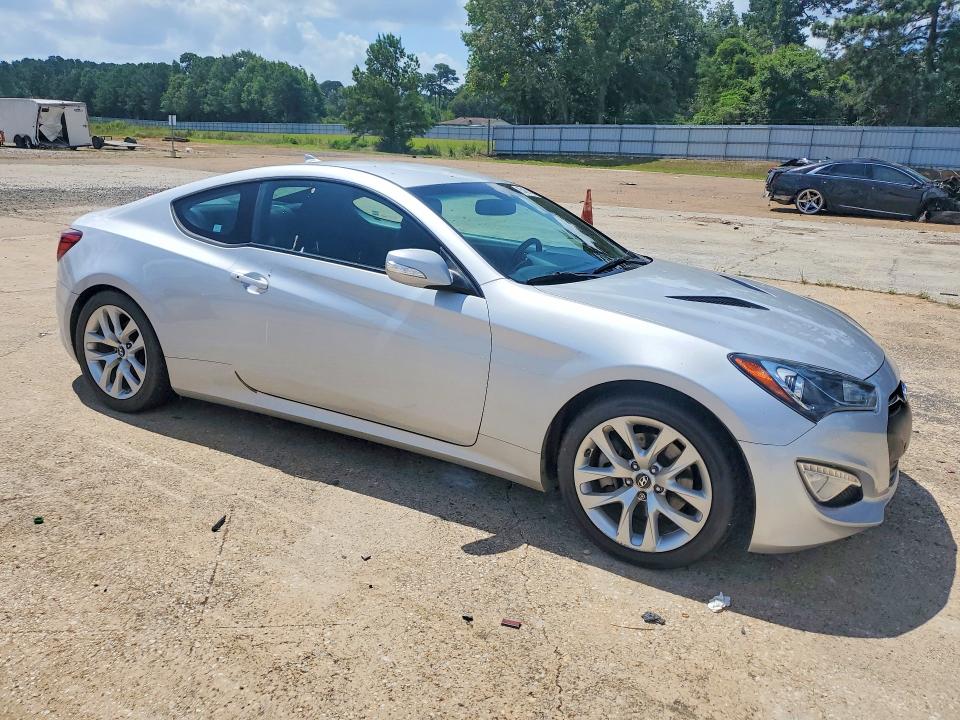 2015 Hyundai Genesis VIN KMHHU6KJ8FU124370 COPART salvage auction — REAR END, Tx - Salvage Vehicle Title, sold $1,950 on 2026-07-13 (photo 4)