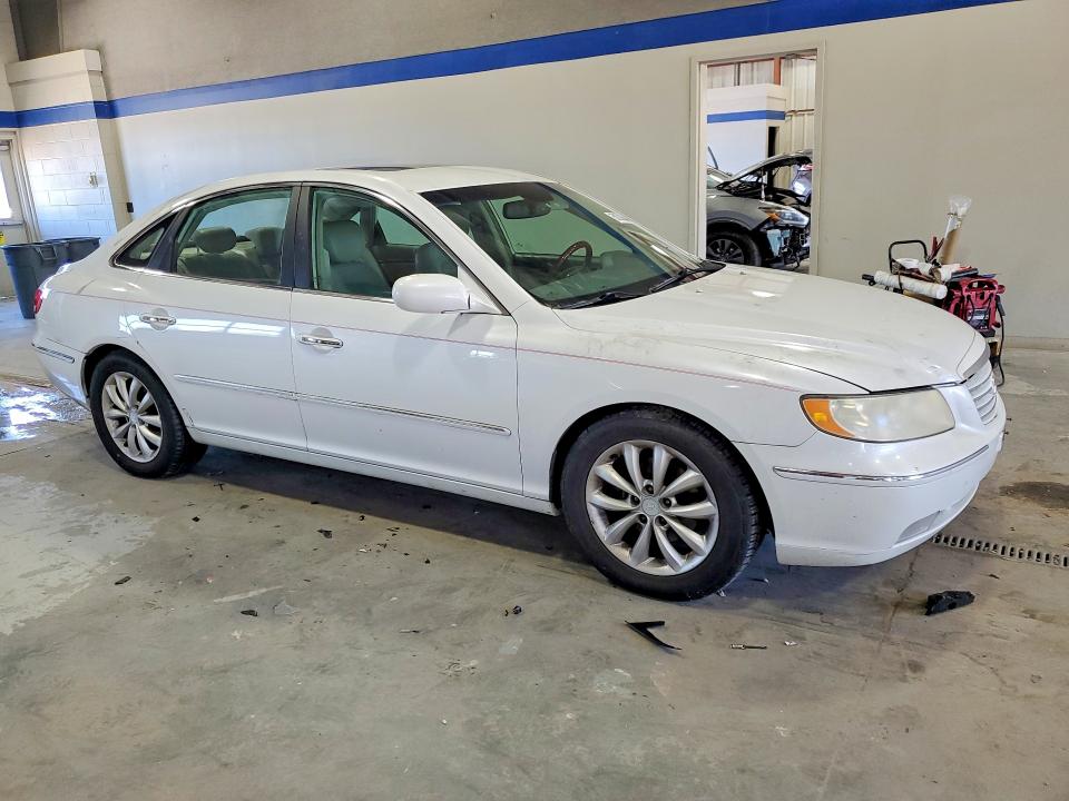 2007 Hyundai Azera VIN KMHFC46F87A210253 COPART salvage auction — REAR END, VA - CERTIFICATE OF TITLE, sold $400 on 2026-07-02 (photo 4)