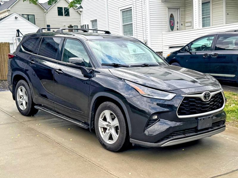 2022 Toyota Highlander VIN 5TDBZRBH9NS165653 COPART salvage auction — NORMAL WEAR, Ct - Certificate Of Title (P), sold $16,300 on 2026-07-11 (photo 1)