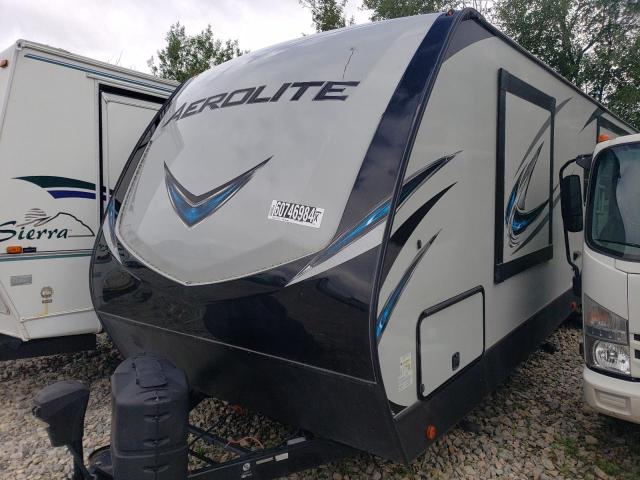 2019 Keystone Keystone VIN 4YDT31527KP910143 COPART salvage auction — MINOR DENT/SCRATCHES, TX - CERTIFICATE OF TITLE, sold $15,000 on 2026-09-18 (photo 9)