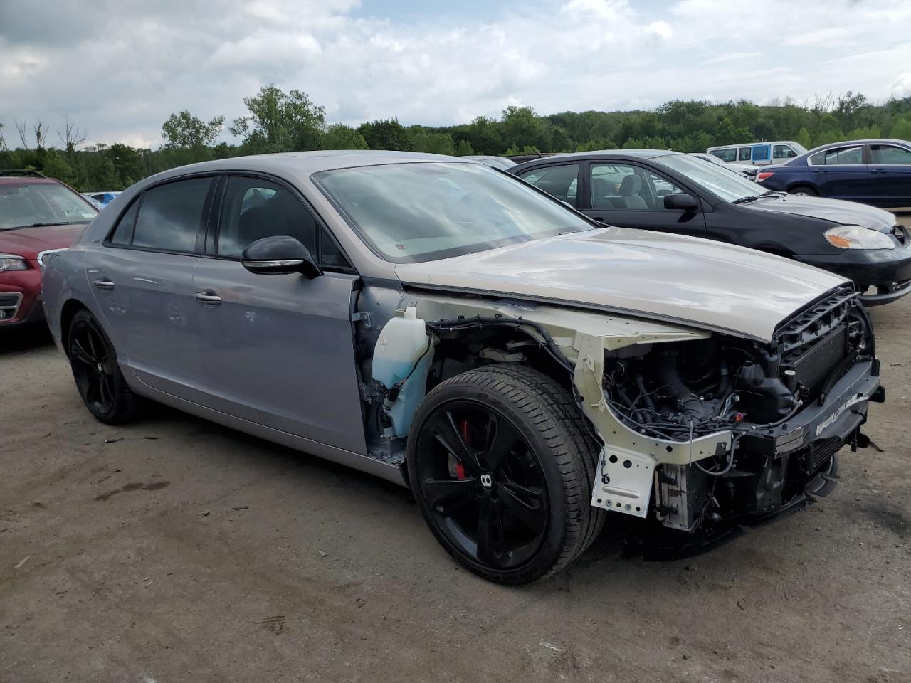2017 Bentley Flying spur VIN SCBEJ9ZA7HC063466 COPART salvage auction — FRONT END, NY - MV-907A SALVAGE CERTIFICATE, sold $28,250 on 2024-08-08 (photo 4)