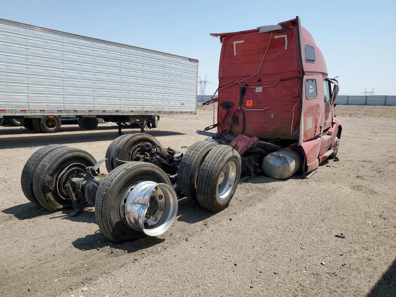 2025 Volvo Vn VIN 4V4NC9EHXSN691970 COPART salvage auction — All Over, CA - SALVAGE CERTIFICATE, sold $25,750 on 2026-05-21 (photo 4)