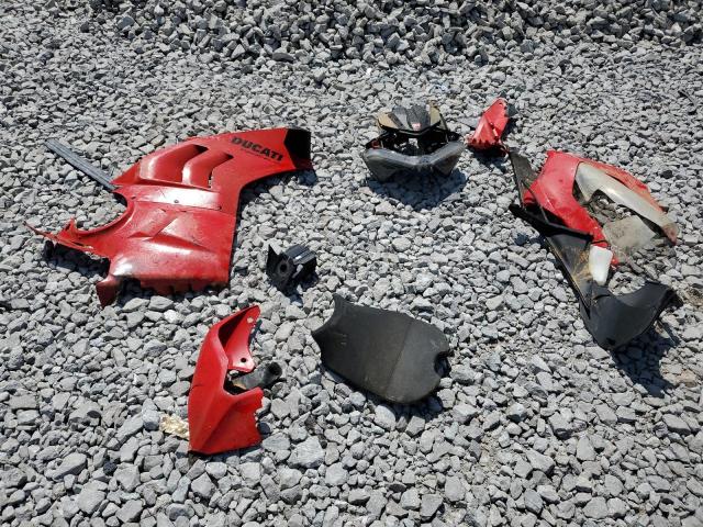 2022 Ducati Panigale VIN ZDMDAGWW3NB001128 COPART salvage auction — ROLLOVER, Ky - Bill Of Sale/Part Only/No Titl, sold $950 on 2026-07-23 (photo 8)