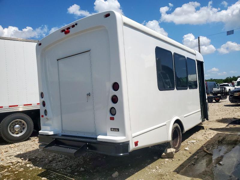2024 Ford Econoline VIN 1FDFE4FN1RDD17602 COPART salvage auction — FRONT END, TX - SALVAGE VEHICLE TITLE, sold $7,900 on 2026-08-24 (photo 4)
