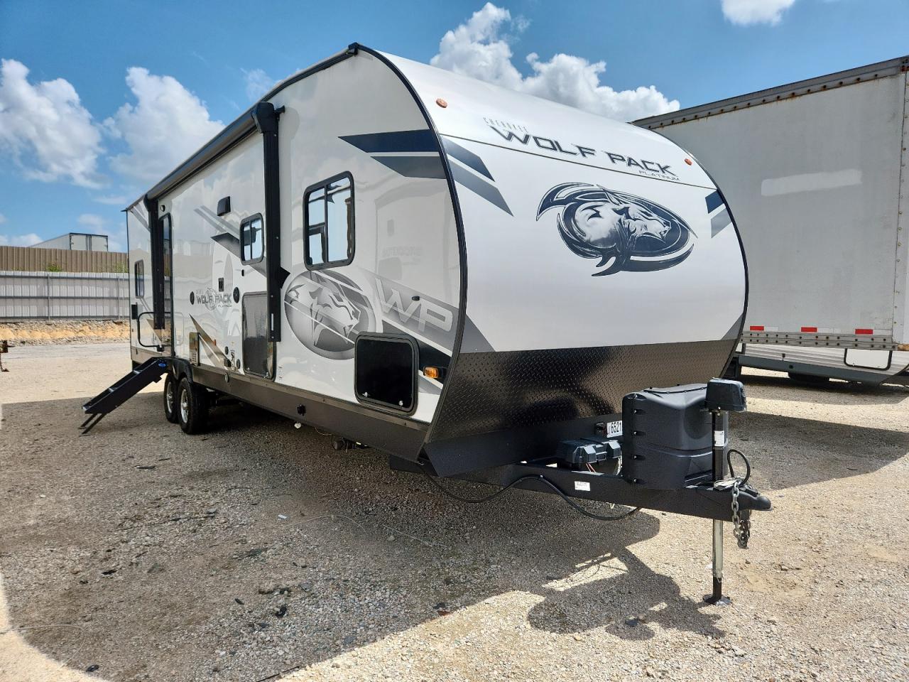 2023 Cherokee Grey Wolf VIN 5NHTCTC27PC221975 COPART salvage auction — Water/Flood, TX - SALVAGE TITLE-FLOOD DAMAGE, sold $23,000 on 2026-07-06 (photo 1)