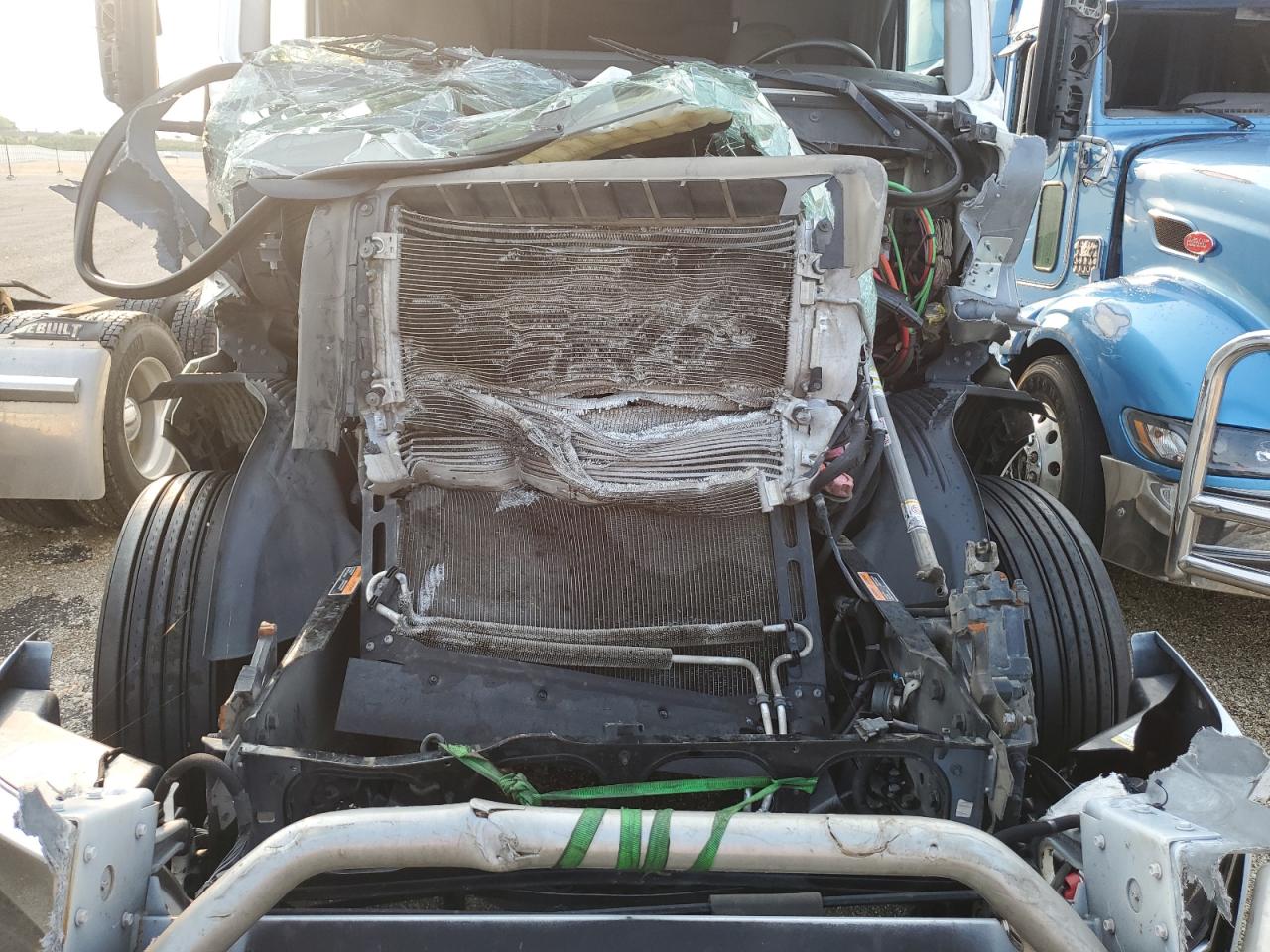 2024 Volvo Vnl VIN 4V4NC9EJ9RN635077 COPART salvage auction — Mechanical, IA - CERT OF TITLE-SALVAGE TITLE, sold $33,500 on 2026-01-22 (photo 7)