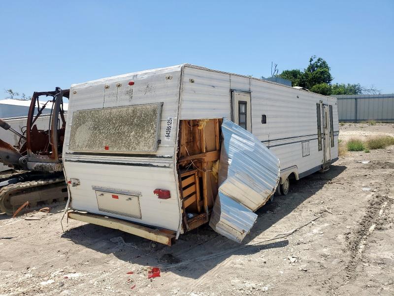 1989 International Trailer VIN 110BA02R4KA030701 COPART salvage auction — ALL OVER, TX - NONREPAIRABLE TITLE, sold $30 on 2026-07-08 (photo 4)