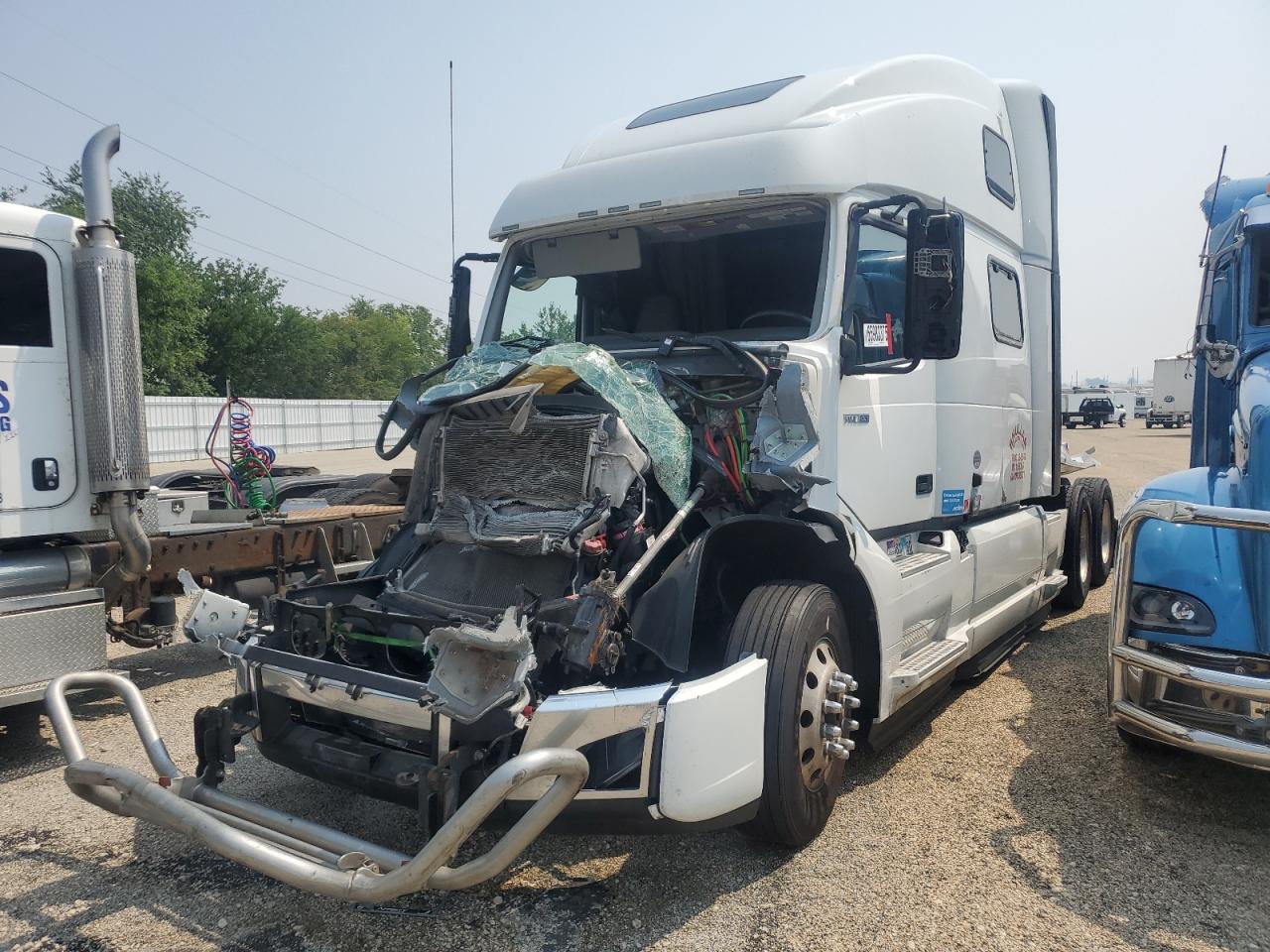 2024 Volvo Vnl VIN 4V4NC9EJ9RN635077 COPART salvage auction — Mechanical, IA - CERT OF TITLE-SALVAGE TITLE, sold $33,500 on 2026-01-22 (photo 2)
