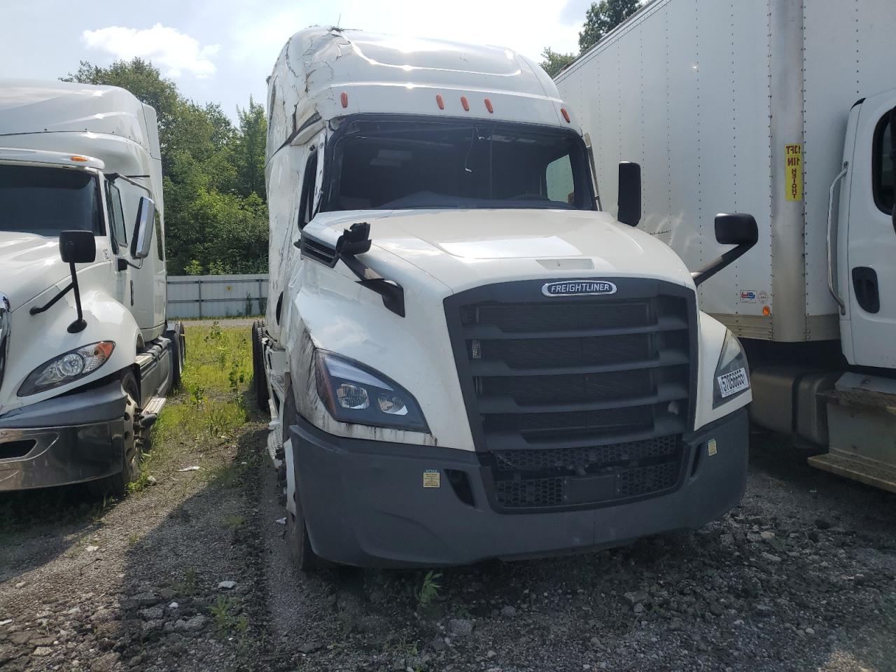 2022 Freightliner All other VIN 3AKJHHDR8NSNT9120 COPART salvage auction — Rollover, OH - CERT OF TITLE-SALVAGE, sold $24,100 on 2026-04-30 (photo 9)