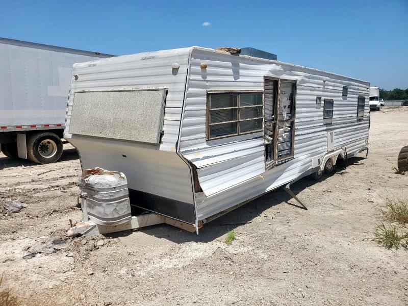1989 International Trailer VIN 110BA02R4KA030701 COPART salvage auction — ALL OVER, TX - NONREPAIRABLE TITLE, sold $30 on 2026-07-08 (photo 2)