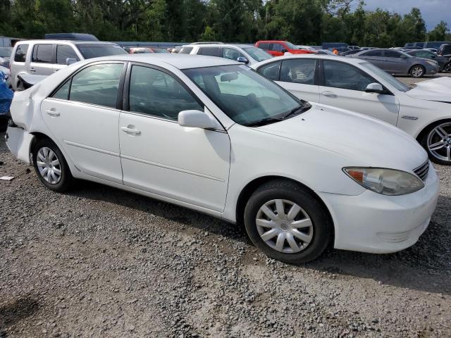 2005 Toyota Camry VIN 4T1BE30K25U594812 COPART salvage auction — REAR END, Fl - Cert Of Title Slvg Rebuildable, sold $775 on 2026-07-02 (photo 4)