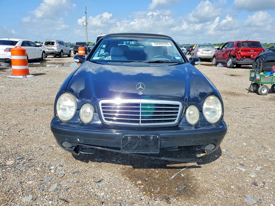 2003 Mercedes-benz Clk-class VIN WDBLK70G03T143688 COPART salvage auction — MINOR DENT/SCRATCHES, TX - CERTIFICATE OF TITLE, sold $400 on 2026-07-13 (photo 5)