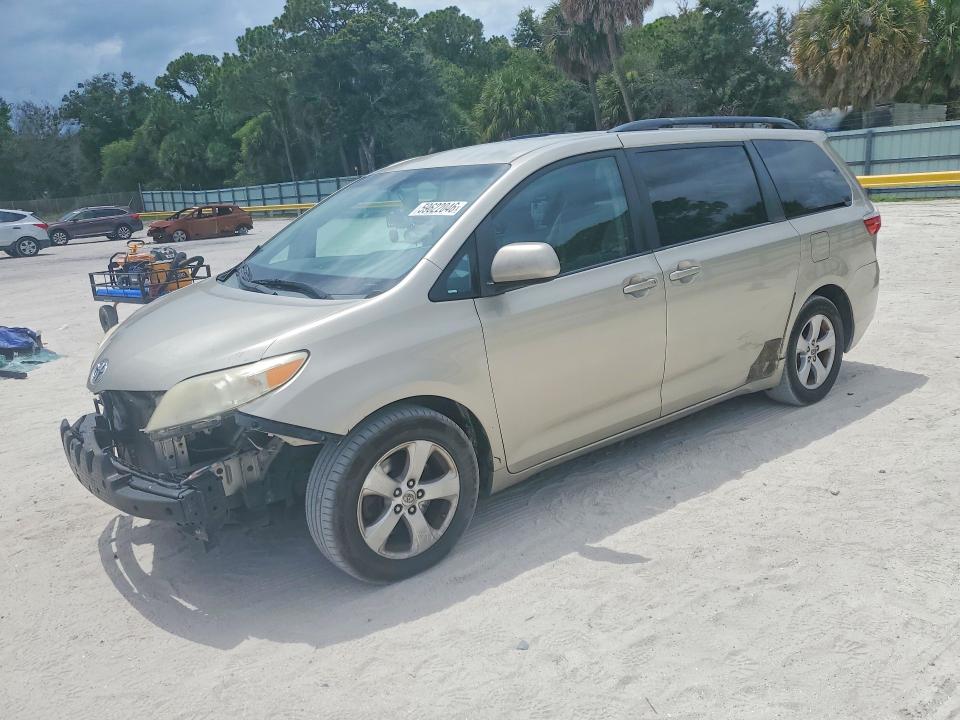 2015 Toyota Sienna VIN 5TDKK3DC2FS624624 COPART salvage auction — FRONT END, Fl - Cert Of Title Slvg Rebuildable, sold $950 on 2026-07-15 (photo 1)
