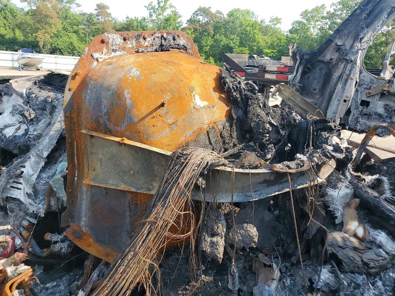 2015 Freightliner Cascadia VIN 1FUJGLD51FLGE8274 COPART salvage auction — BURN, PA - CERTIFICATE OF SALVAGE, sold $150 on 2026-07-22 (photo 9)