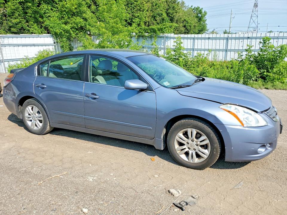 2011 Nissan Altima VIN 1N4AL2AP5BN490935 COPART salvage auction — REAR END, ON - PERMIT NO BRAND - UNFIT, sold $200 on 2026-07-28 (photo 4)