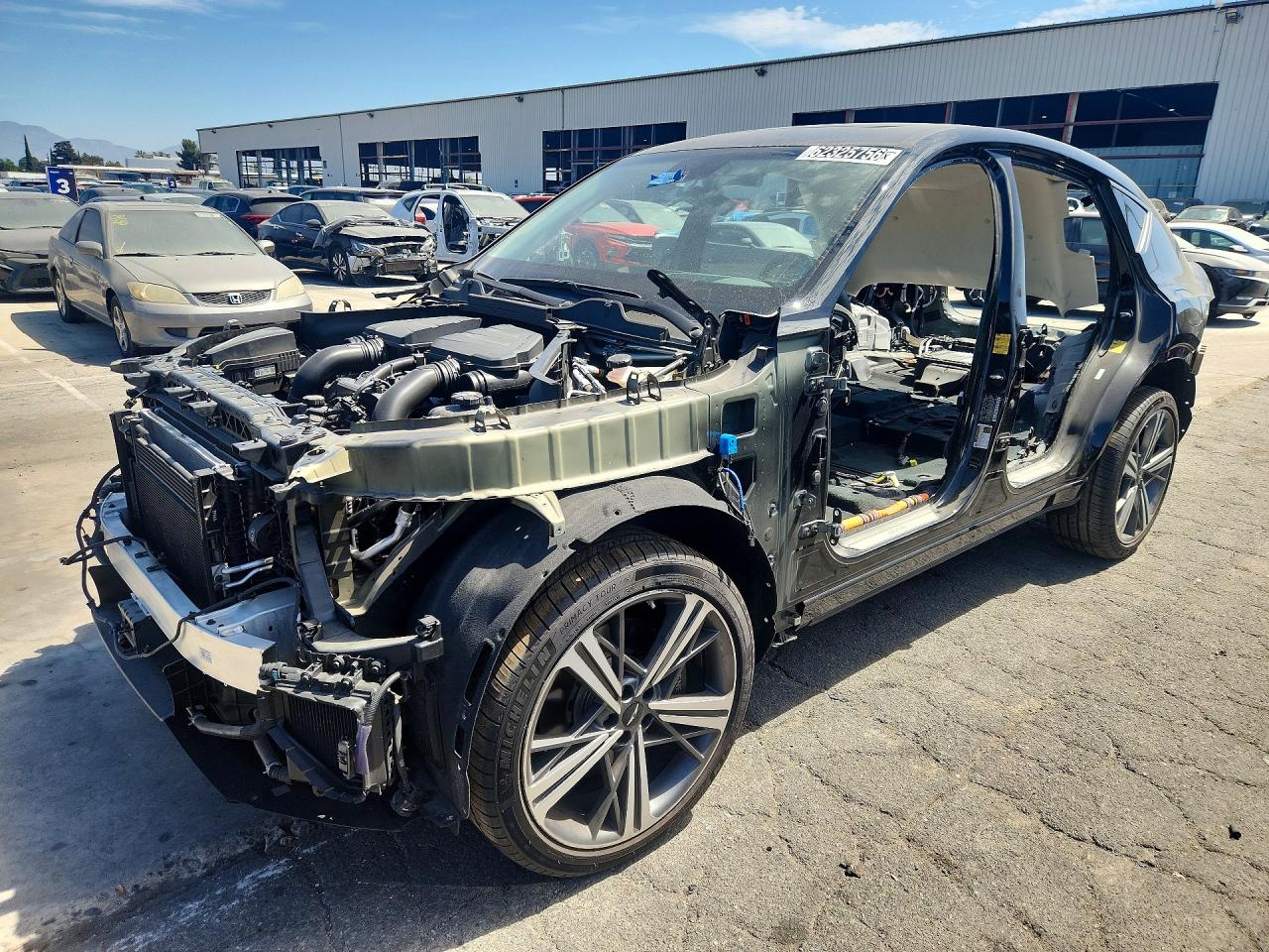 2025 Genesis GV80 VIN KMUJBESC5SU256145 — COPART salvage auction photo