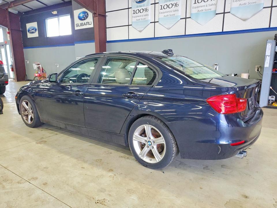 2014 BMW 3er VIN WBA3A5G51ENP27146 COPART salvage auction — MINOR DENT/SCRATCHES, Fl - Certificate Of Title (P), sold $1,900 on 2026-07-09 (photo 2)