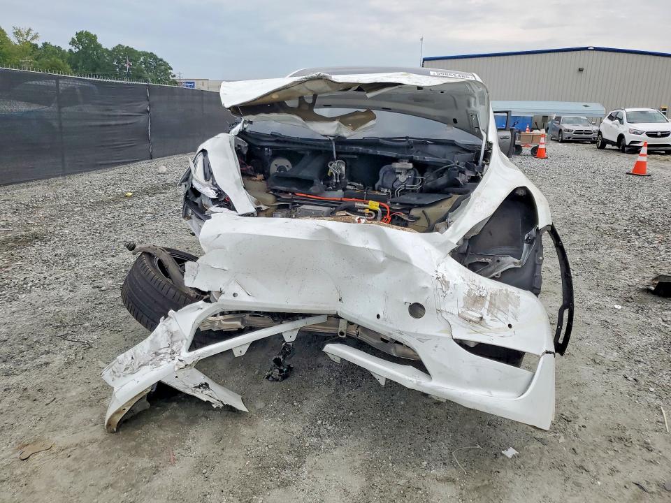 2022 Tesla Model y VIN 7SAYGDEEXNF318925 COPART salvage auction — FRONT END, Salvage Title, sold $2,800 on 2026-07-20 (photo 5)