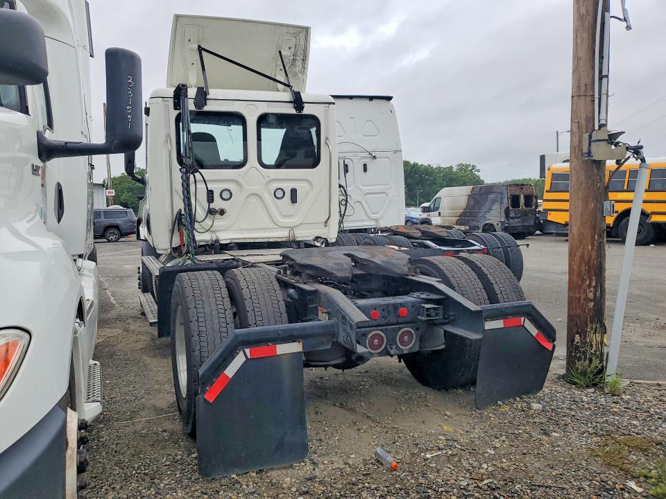 2025 Freightliner Cascadia VIN 3AKBHSDV7SSVX1034 COPART salvage auction — FRONT END, AZ - CERT OF TITLE - SALVAGE, sold $7,000 on 2026-08-13 (photo 2)