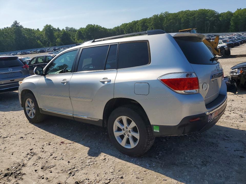2011 Toyota Highlander VIN 5TDBK3EH3BS091834 COPART salvage auction — SIDE, MA - CERT OF TITLE-RECONSTRCTD COLL, sold $575 on 2026-07-22 (photo 2)