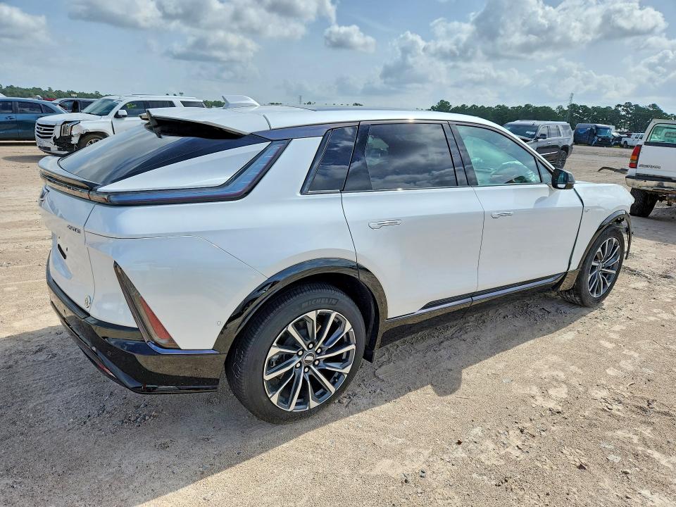 2024 Cadillac Lyriq VIN 1GYKPVRK6RZ124492 COPART salvage auction — FRONT END, Tx - Salvage W/Lemon Law Historty, sold $12,300 on 2026-07-28 (photo 3)