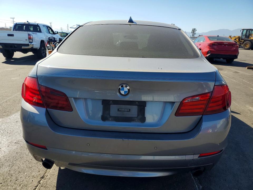 2012 BMW 5er VIN WBAFR7C52CC812299 COPART salvage auction — MINOR DENT/SCRATCHES, Ca - Dis/Dlr/Exp Only Clean Title, sold $700 on 2026-07-27 (photo 6)