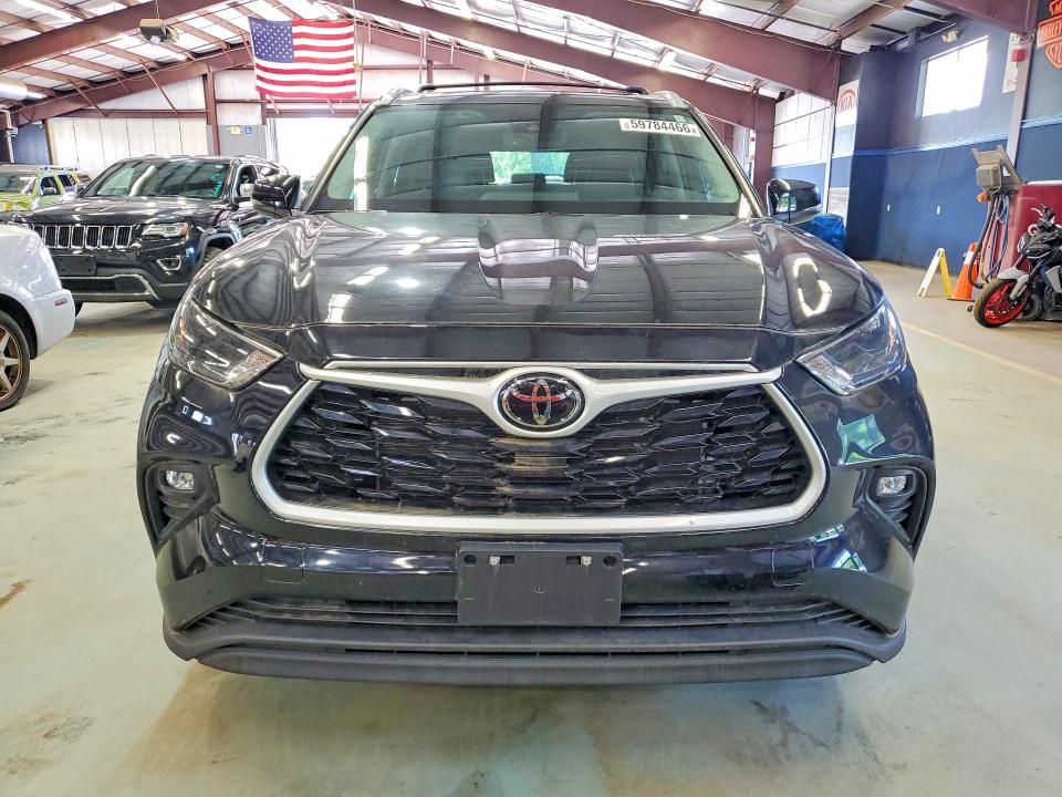 2023 Toyota Highlander VIN 5TDKDRBHXPS022485 COPART salvage auction — MINOR DENT/SCRATCHES, Ct - Certificate Of Title, sold $26,500 on 2026-07-08 (photo 5)