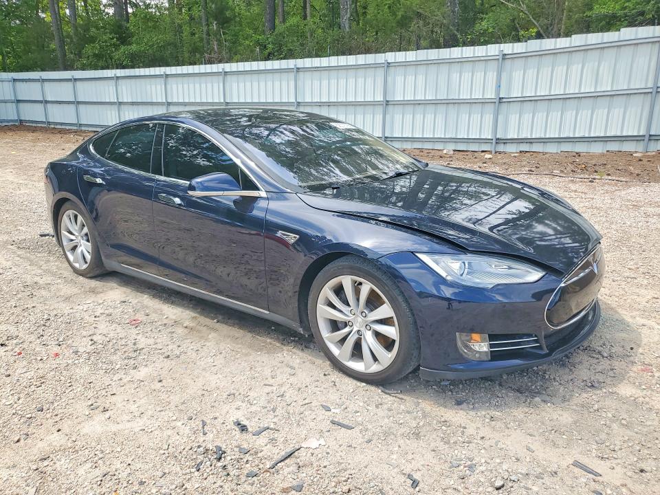 2013 Tesla Model s VIN 5YJSA1DP2DFP24802 COPART salvage auction — MINOR DENT/SCRATCHES, Nc - Dealer Only Clean Title, sold $1,050 on 2026-07-31 (photo 4)