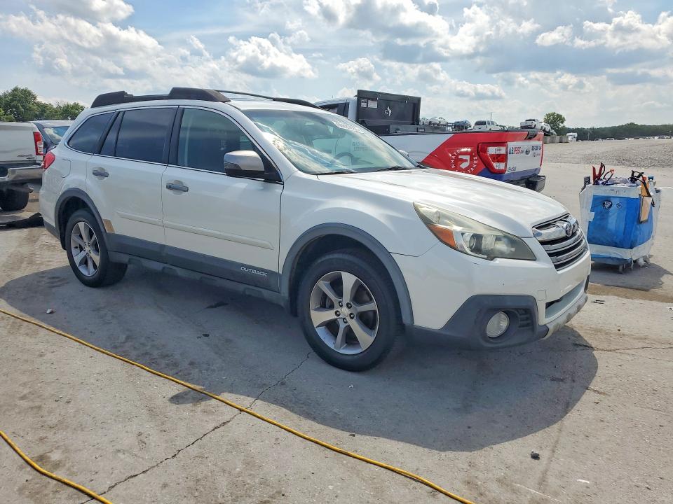 2014 Subaru Outback VIN 4S4BRCPC3E3292857 COPART salvage auction — MINOR DENT/SCRATCHES, Tn - Certificate Of Title (P), sold $3,800 on 2026-07-23 (photo 4)